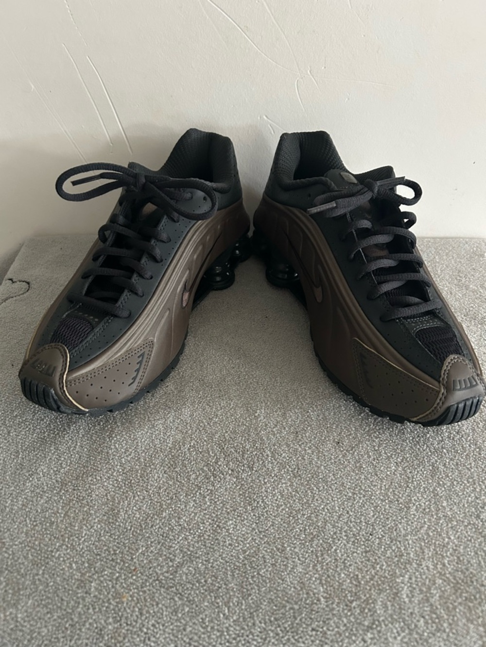 Nike Shox R4 sneakers
